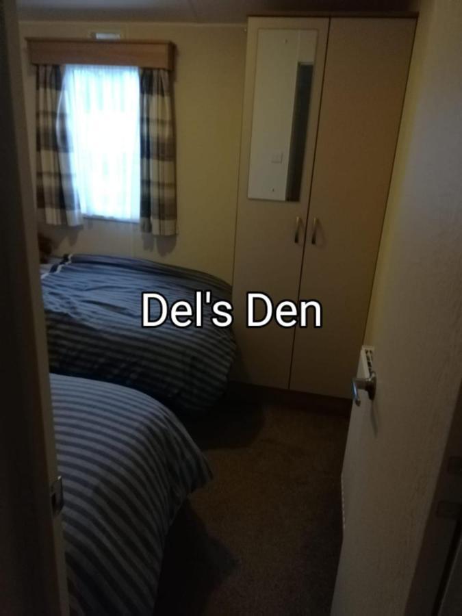 Del'S Den Lakeside Weeley Bridge Экстерьер фото