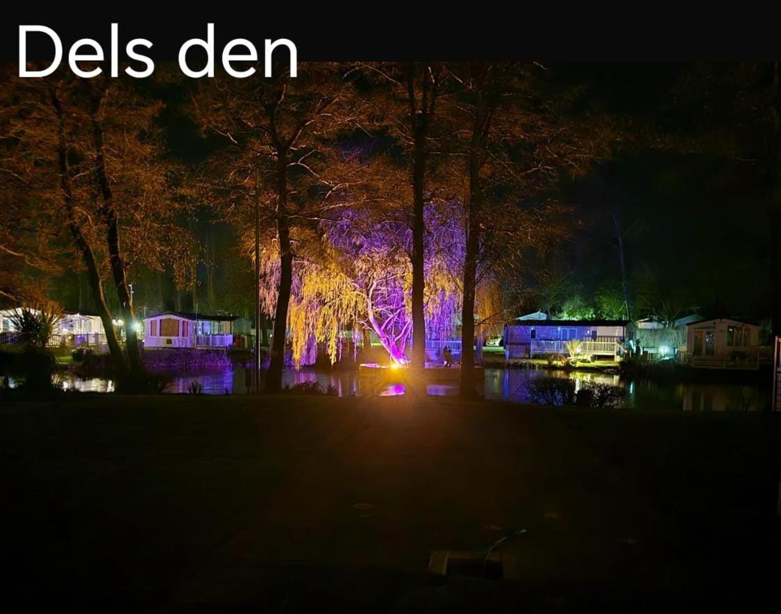 Del'S Den Lakeside Weeley Bridge Экстерьер фото